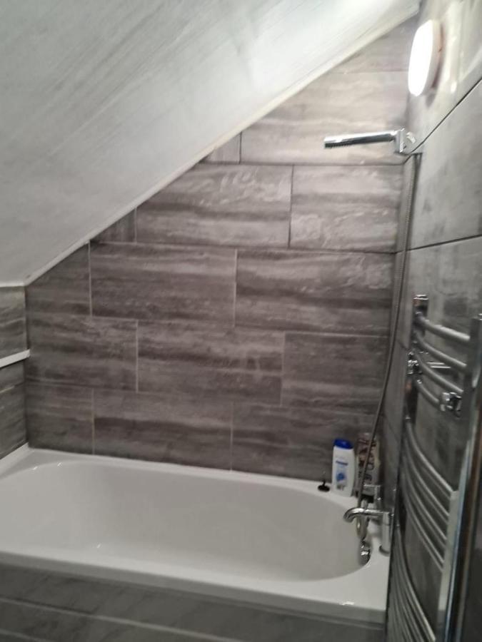 Budget Double En-Suite Bedroom Sheffield Exterior photo