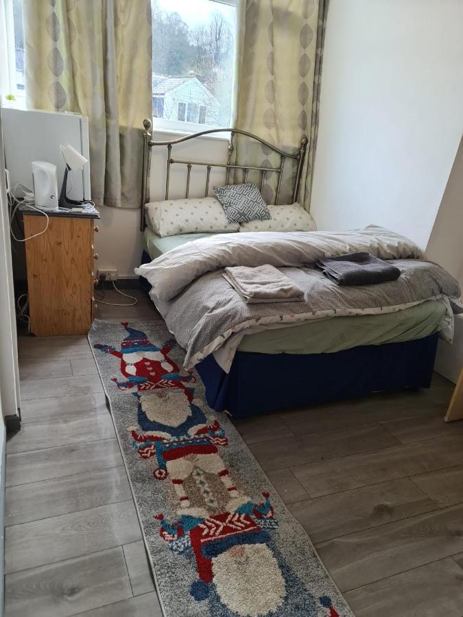 Budget Double En-Suite Bedroom Sheffield Exterior photo